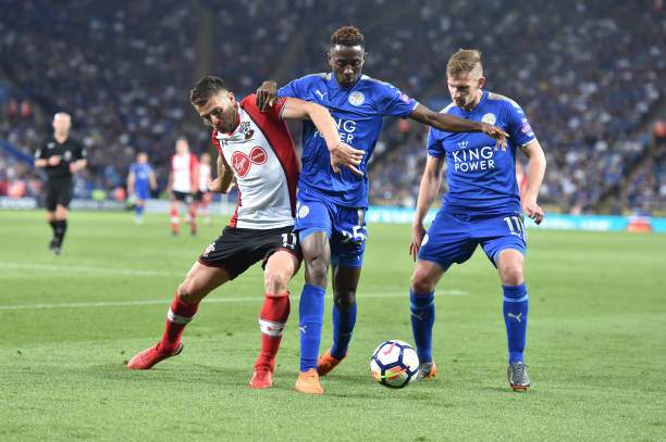 显示出他过 显示出他过