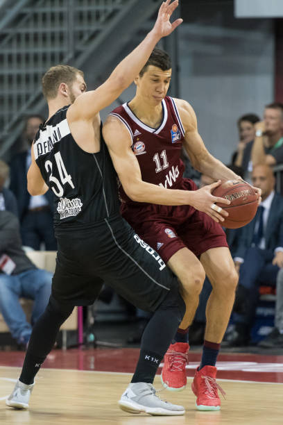 在比赛中两 在比赛中两